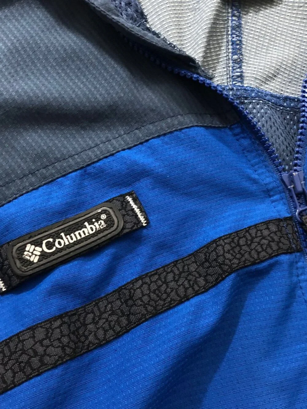 Columbia Packable Windbreaker Jacket Blue Gray Mens L Vented Hooded Gorpcore